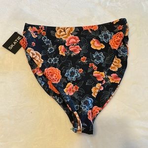 NWT. Skatie Monroe Bikini Bottoms